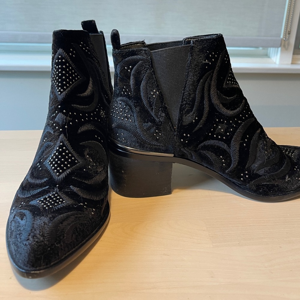 Dolce Vita fun black boots size 8